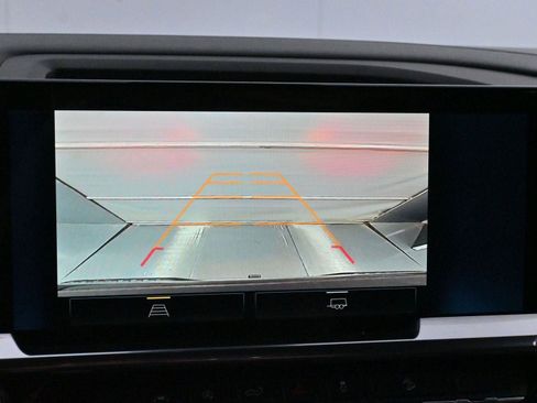 Used 2023 Chevrolet Silverado 1500 LT w/ Z71 Off-Road Package image 20