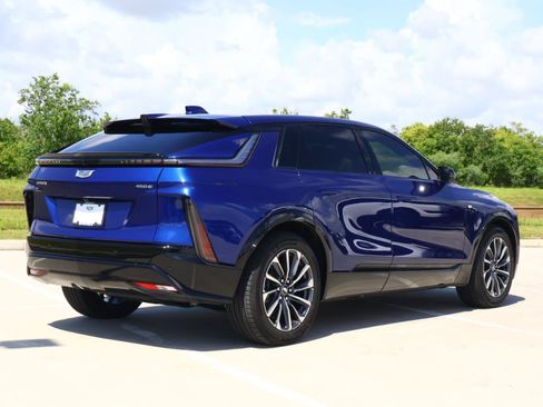 Used 2026 Cadillac Lyriq Premium Sport w/ LPO, Floor Liner Package RWD image 5