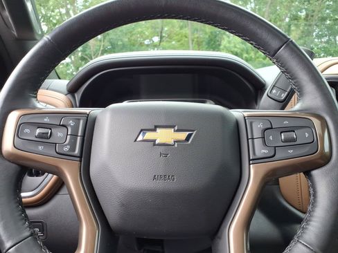 Used 2021 Chevrolet Silverado 1500 High Country w/ Technology Package AWD/4WD image 25