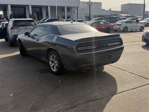 Used 2021 Dodge Challenger SXT image 7