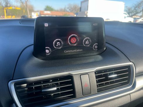 Used 2018 MAZDA MAZDA3 Touring image 14