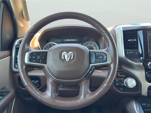 Used 2019 RAM 1500 Laramie AWD/4WD image 13