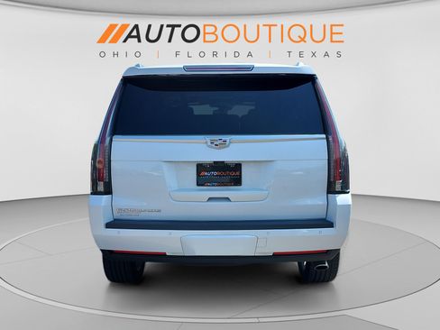 Used 2018 Cadillac Escalade Platinum AWD/4WD image 4