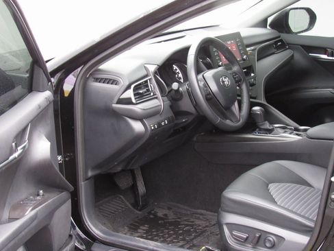 Certified 2024 Toyota Camry SE w/ Convenience Package image 9