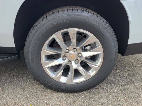 New 2026 Chevrolet Suburban Premier image 20