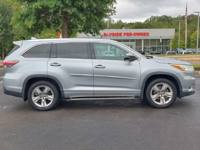 Used 2016 Toyota Highlander Limited AWD/4WD image 32