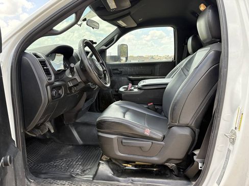 Used 2021 RAM 4500 Tradesman RWD image 11