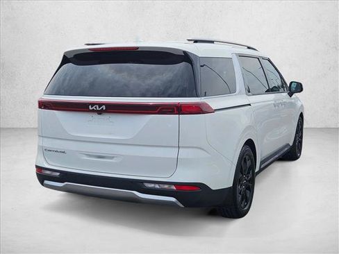 Used 2022 Kia Carnival SX Prestige FWD image 5