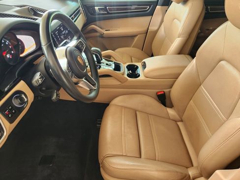 Used 2020 Porsche Cayenne AWD/4WD image 13