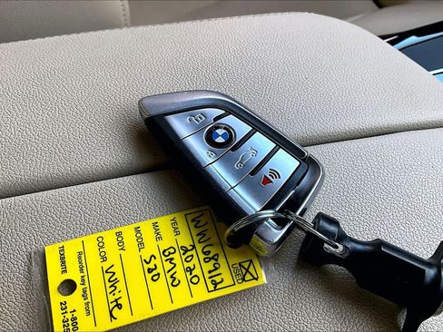 Used 2020 BMW 530i w/ Convenience Package image 14