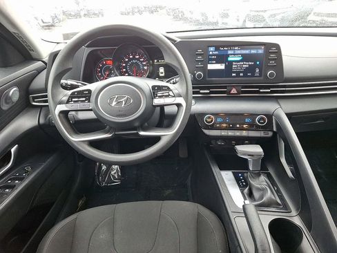 Used 2023 Hyundai Elantra SEL image 11