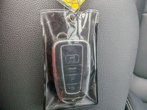 Used 2023 Toyota RAV4 XLE Premium image 38