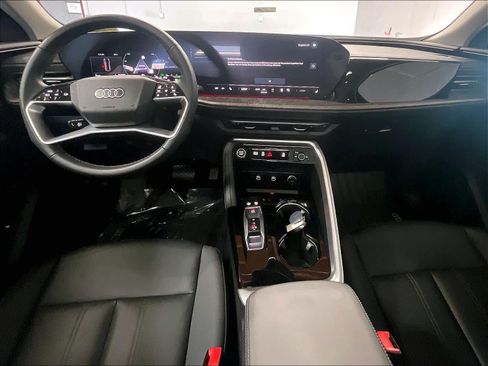 Certified 2025 Audi Q5 Premium w/ Convenience Package AWD/4WD image 17