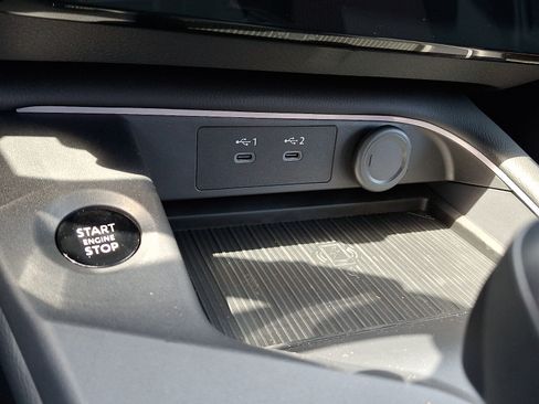 New 2026 Nissan Sentra SR w/ Floor Mat Package FWD image 16