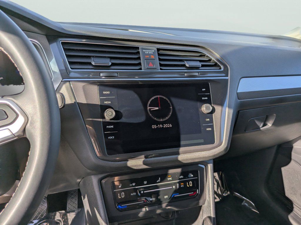Certified 2023 Volkswagen Tiguan SE FWD image 18