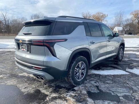 Used 2024 Chevrolet Traverse LT image 6