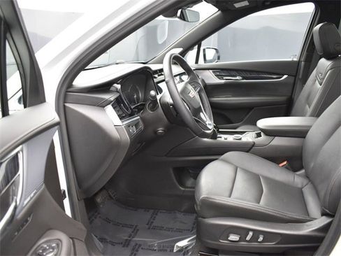 Used 2023 Cadillac XT6 Premium Luxury w/ LPO, Floor Liner Package image 9