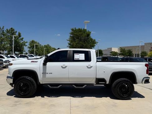 Used 2024 Chevrolet Silverado 2500 LT w/ Convenience Package AWD/4WD image 6