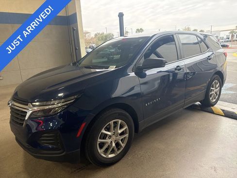 Used 2023 Chevrolet Equinox LS image 1