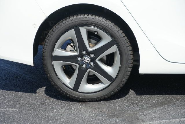 Used 2021 Toyota Prius Limited FWD image 10