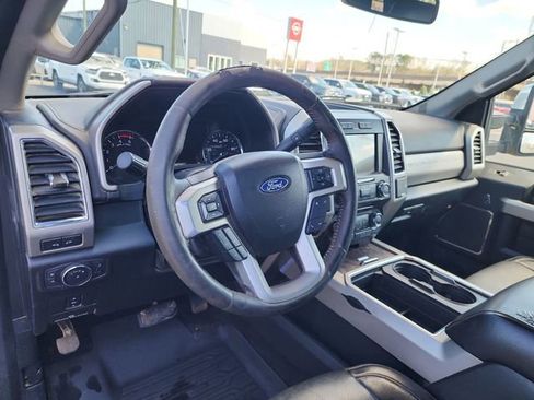 Used 2018 Ford F250 Lariat w/ Chrome Package image 9