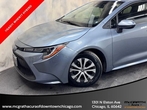 Used 2022 Toyota Corolla LE image 2