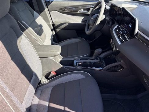 Used 2025 Chevrolet TrailBlazer LT image 23