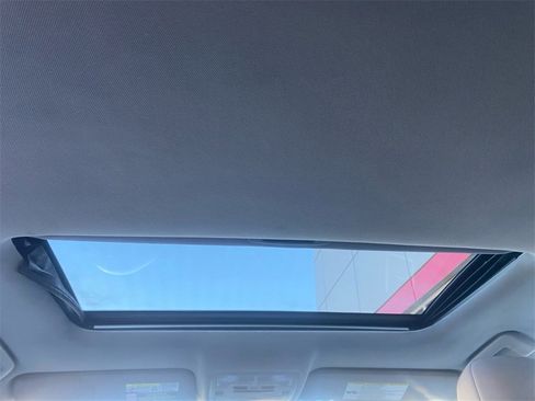 Used 2016 Toyota Highlander XLE image 28