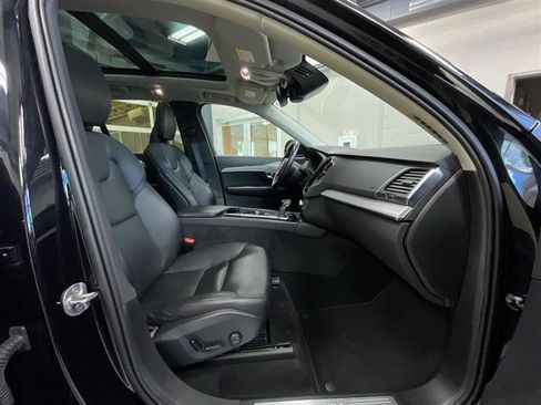 Used 2022 Volvo XC90 T5 Momentum AWD/4WD image 32