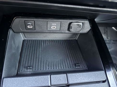 Certified 2024 Toyota Prius XLE image 33