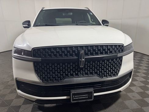 New 2025 Lincoln Navigator L Reserve AWD/4WD image 8