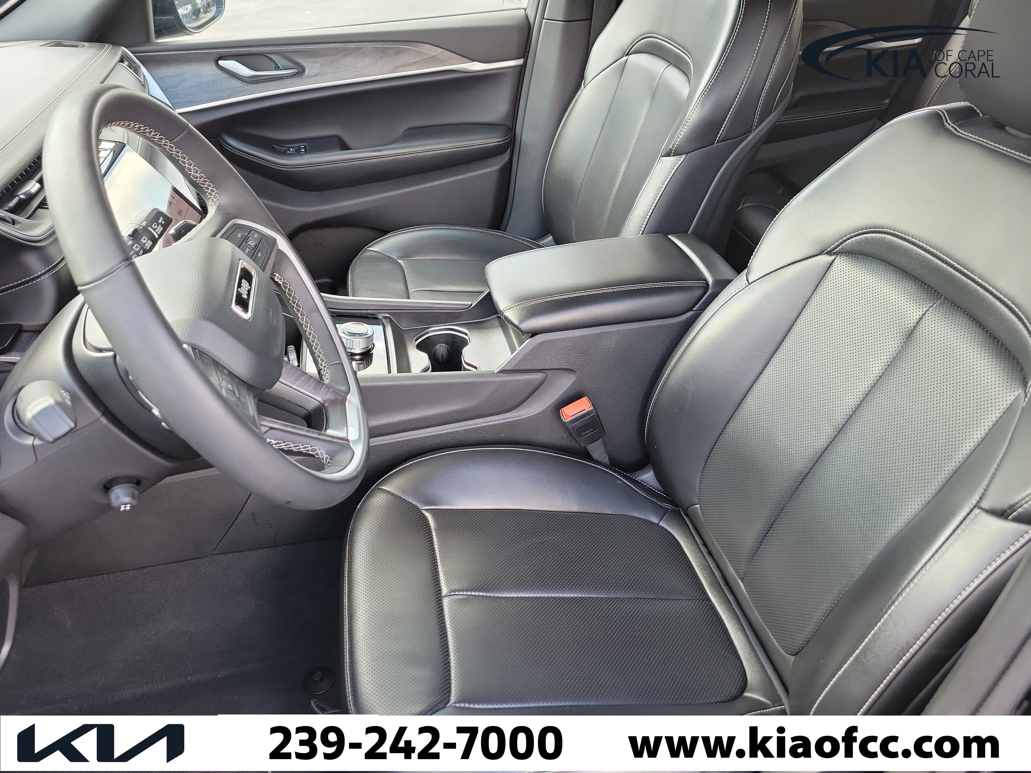 Used 2024 Jeep Grand Cherokee Limited w/ Luxury Tech Group II AWD/4WD image 22