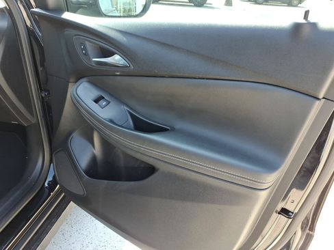 Used 2024 Buick Encore GX Sport Touring FWD image 8