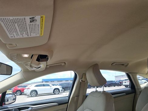 Used 2016 Ford Fusion SE FWD image 14