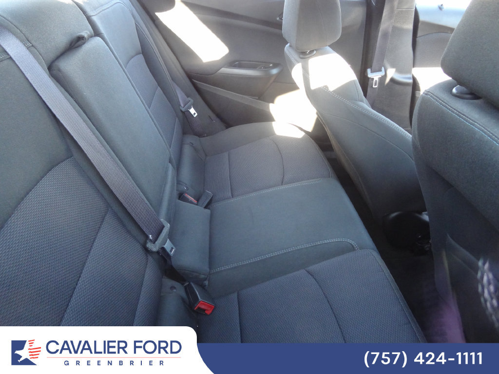 Used 2017 Chevrolet Cruze LT w/ RS Package FWD image 9