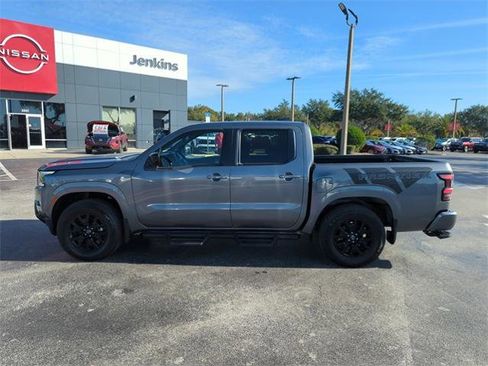 Certified 2023 Nissan Frontier SV w/ Midnight Edition Package image 7