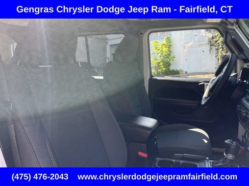 Used 2024 Jeep Wrangler Unlimited w/ Convenience Group AWD/4WD image 11