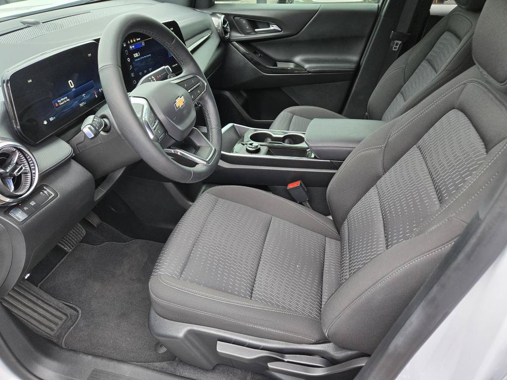 Used 2026 Chevrolet Equinox LT FWD image 15
