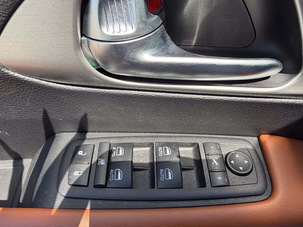Used 2024 Chrysler Pacifica Pinnacle FWD image 54