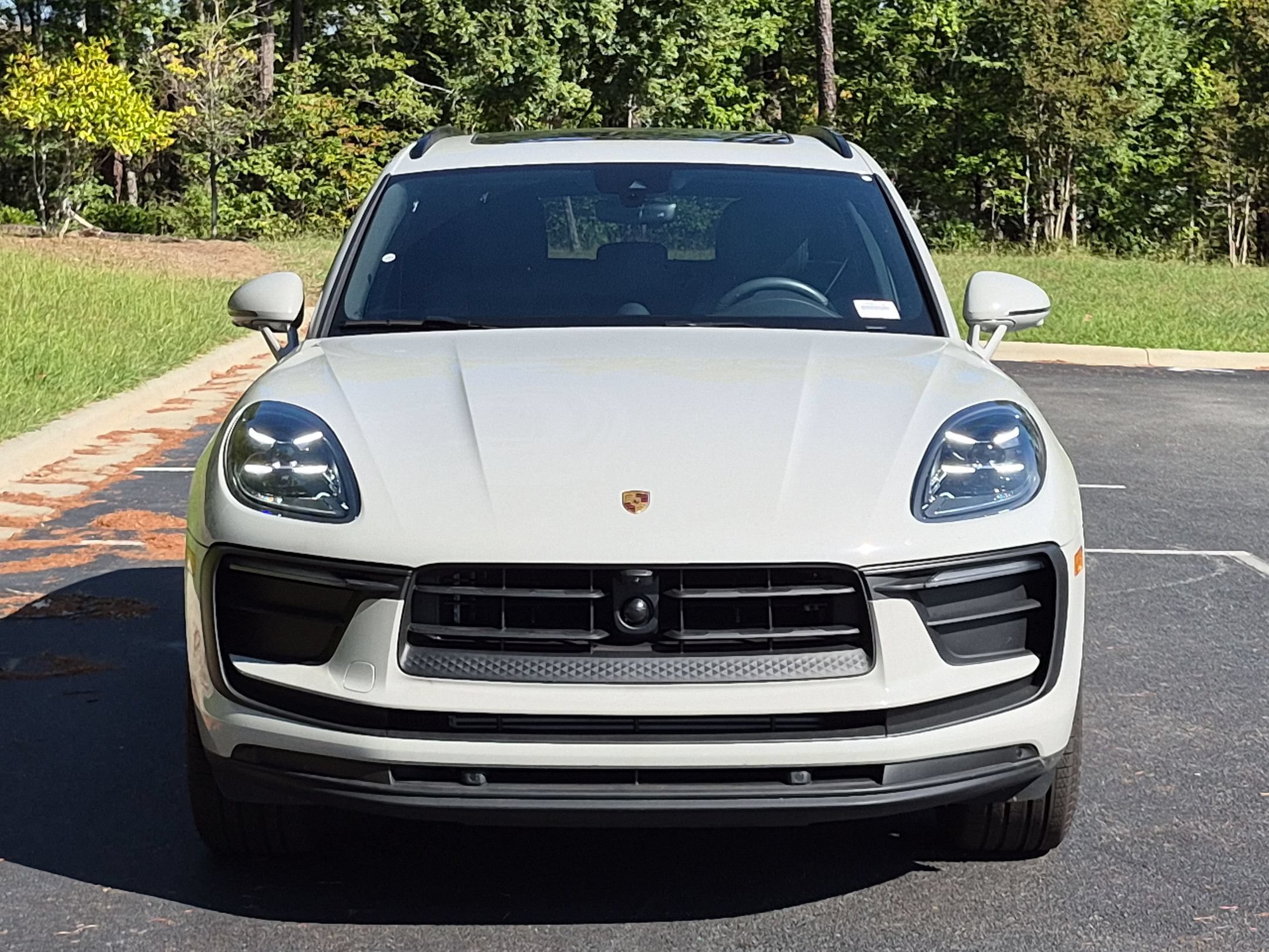 Certified 2026 Porsche Macan AWD/4WD image 26