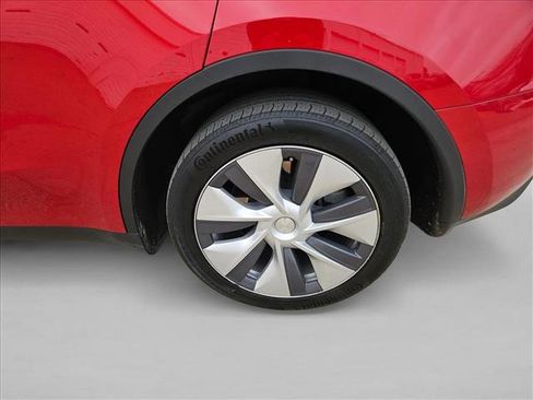 Used 2023 Tesla Model Y Long Range image 9