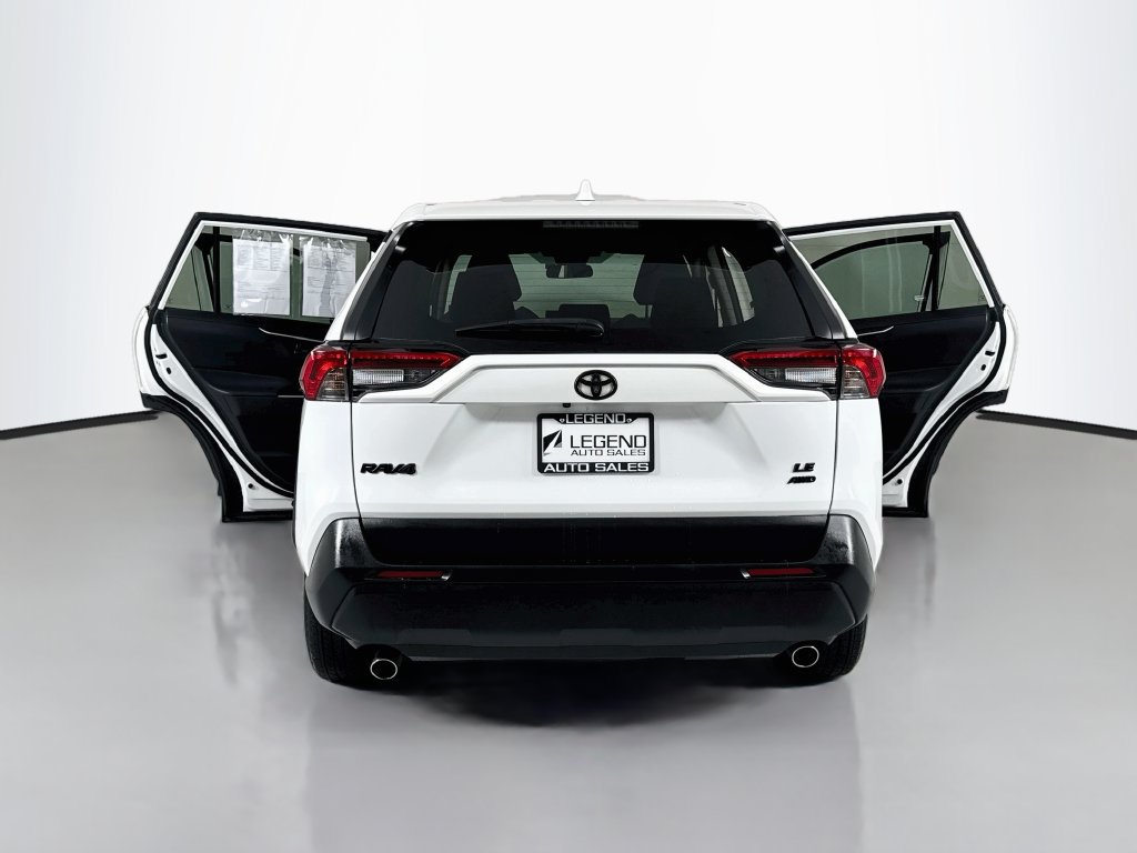 Used 2022 Toyota RAV4 LE AWD/4WD image 22