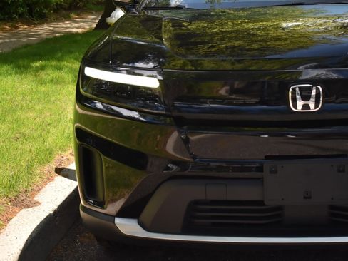 Used 2025 Honda Prologue EX image 32