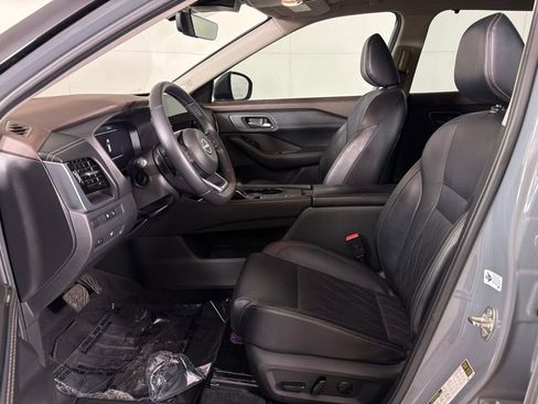 Used 2023 Nissan Rogue Platinum w/ Platinum Premium Package FWD image 16