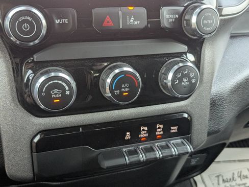 Used 2025 RAM 1500 Warlock AWD/4WD image 22