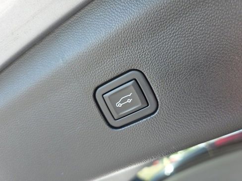 Used 2024 Buick Enclave Premium image 62