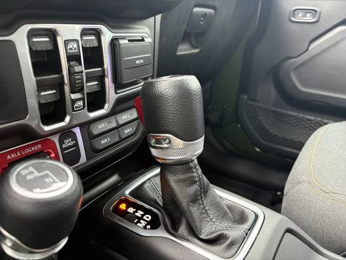 Used 2024 Jeep Wrangler Willys image 26