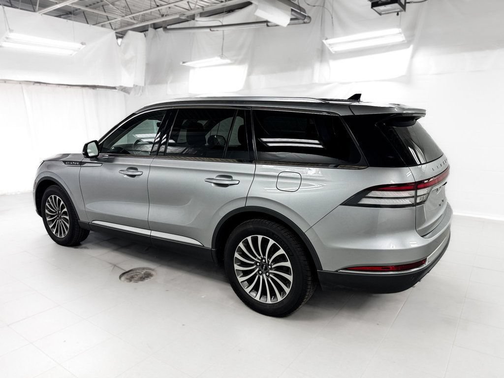 Used 2022 Lincoln Aviator Reserve w/ Elements Package Plus AWD/4WD image 3