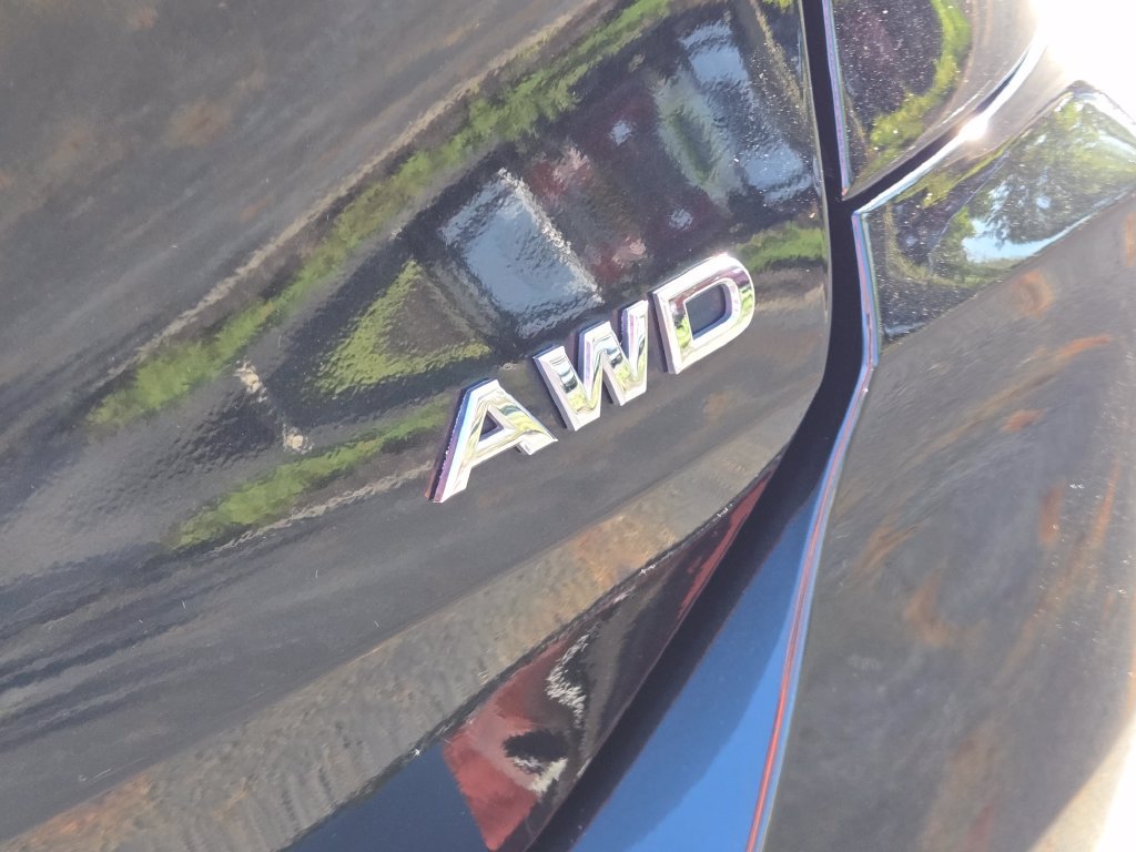 Used 2017 Nissan Rogue S AWD/4WD image 3