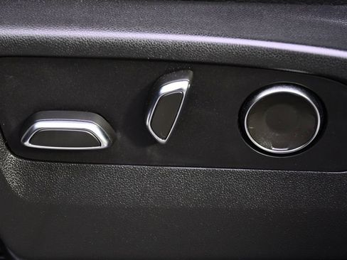 Used 2021 GMC Yukon Denali w/ Denali Premium Package image 14